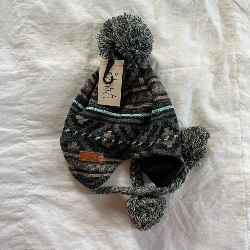 BNWT Billabong beanie - one size